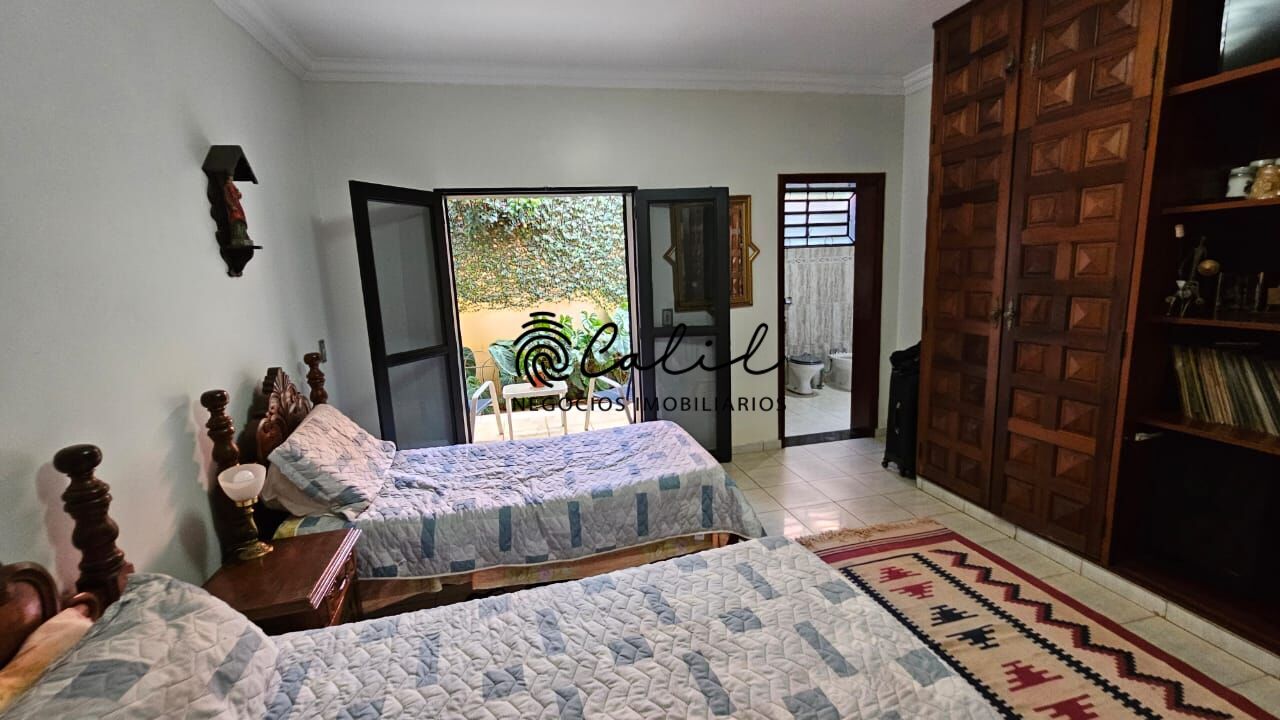 Casa de Condomínio à venda com 4 quartos, 684m² - Foto 26