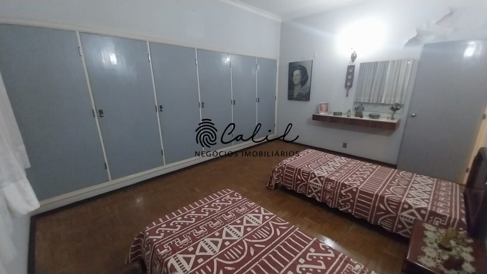 Casa à venda com 3 quartos, 311m² - Foto 8