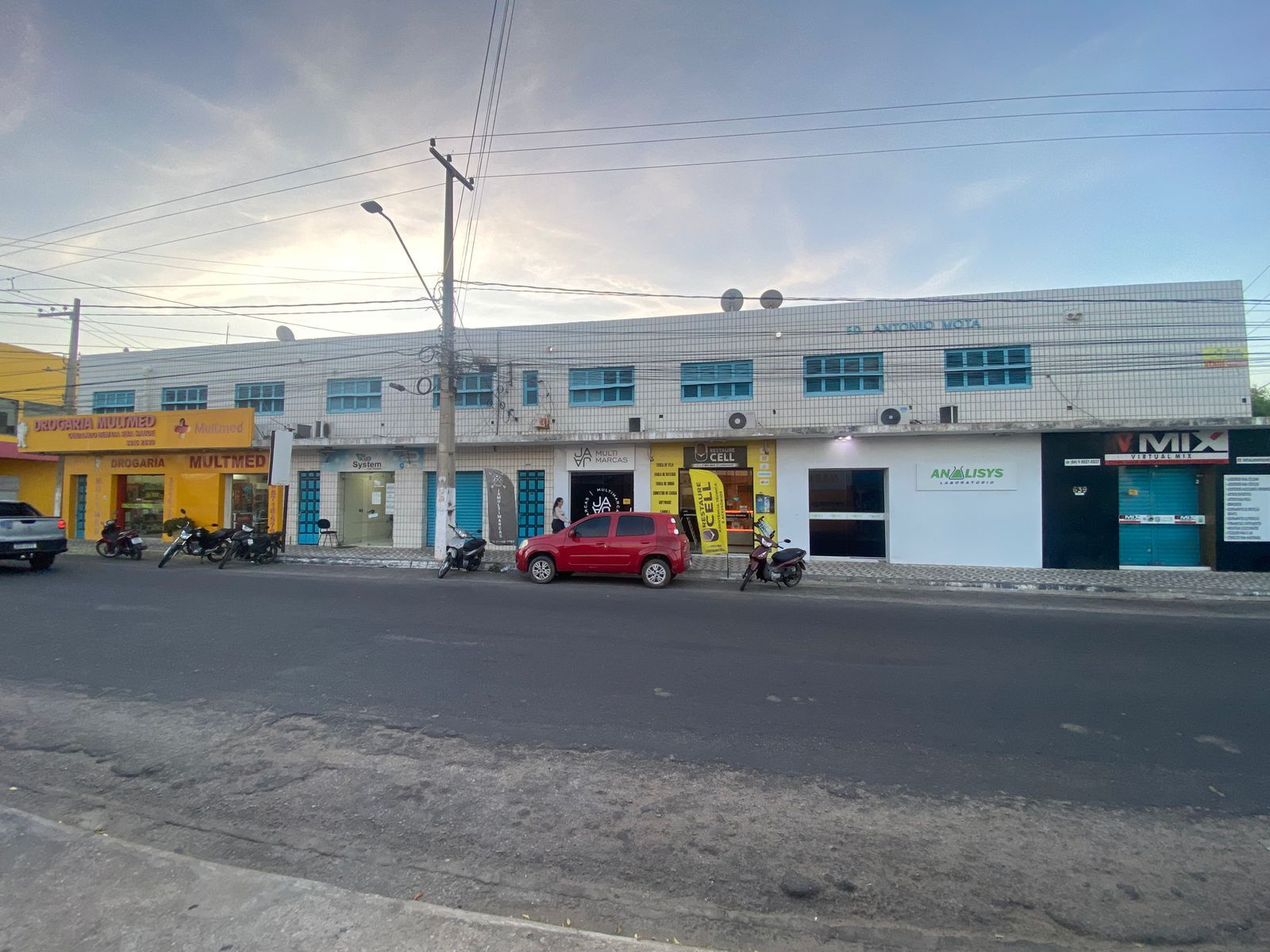 Prédio Inteiro - Foto 1