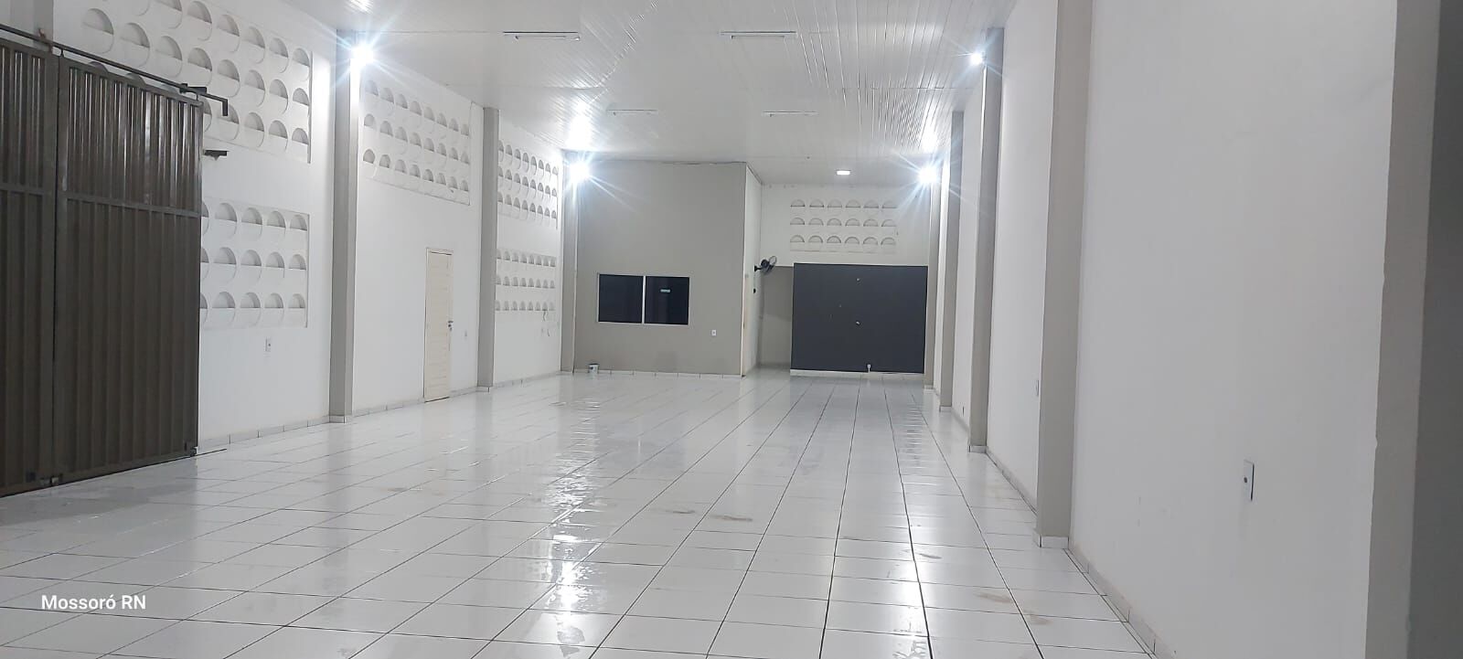 Prédio Inteiro, 200 m² - Foto 1