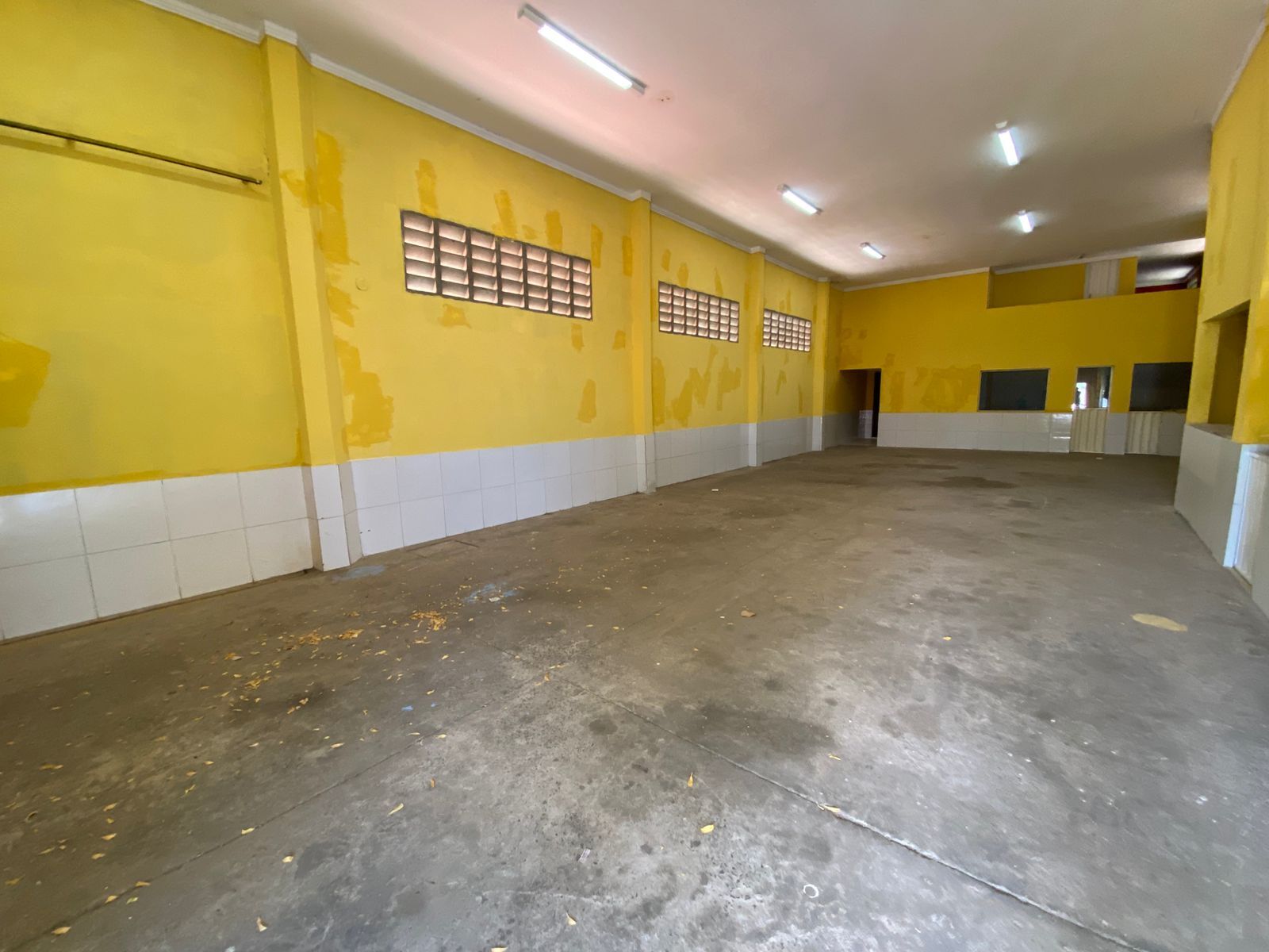 Prédio Inteiro - Foto 1