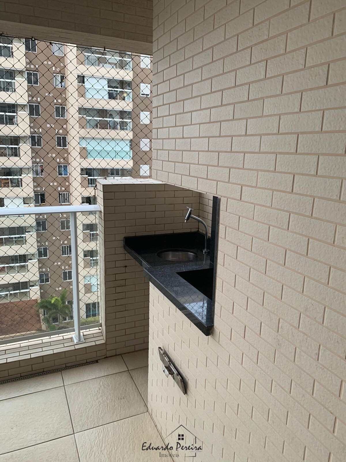 Apartamento à venda com 3 quartos, 100m² - Foto 2