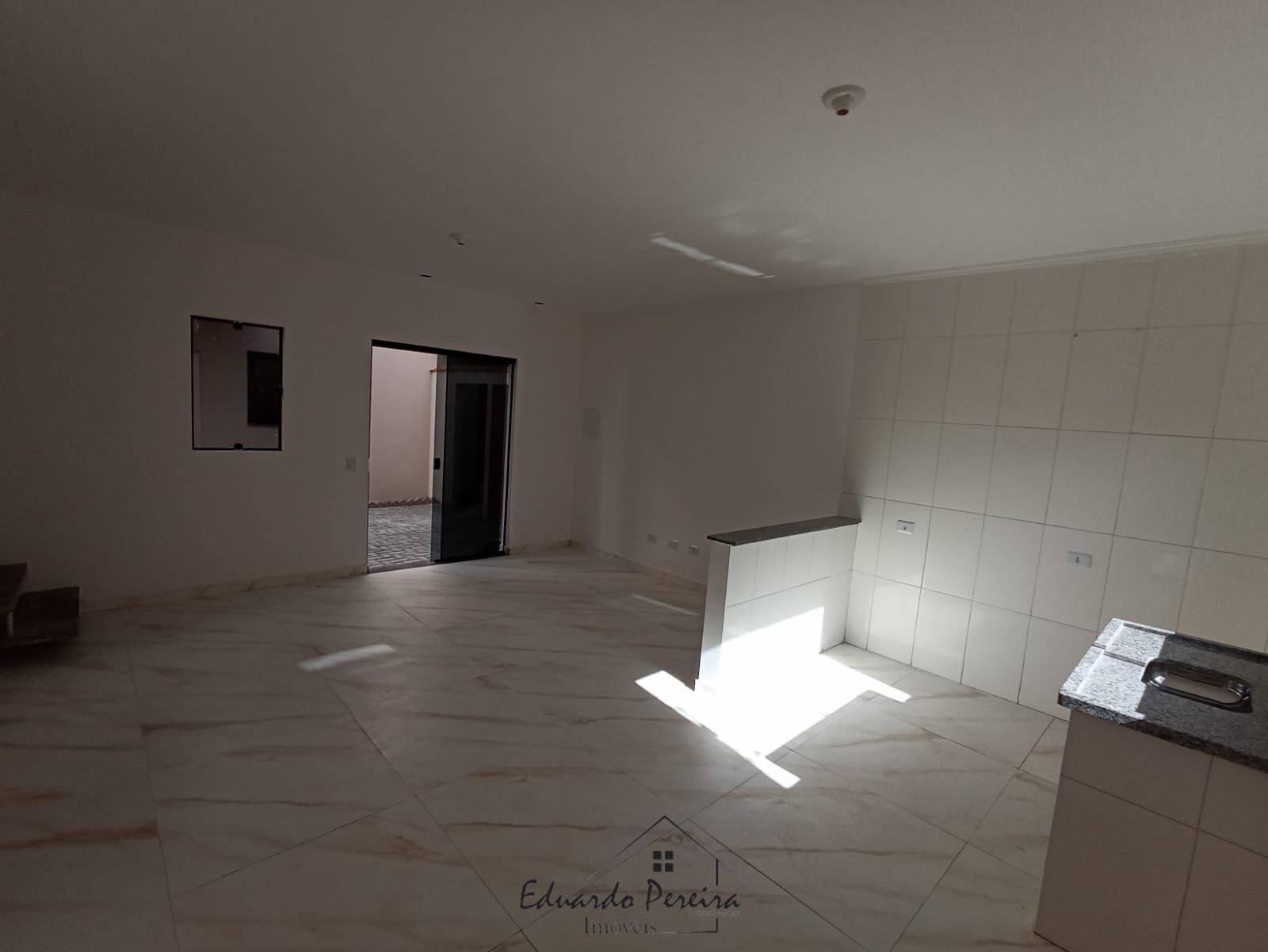 Casa de Condomínio à venda, 84m² - Foto 2