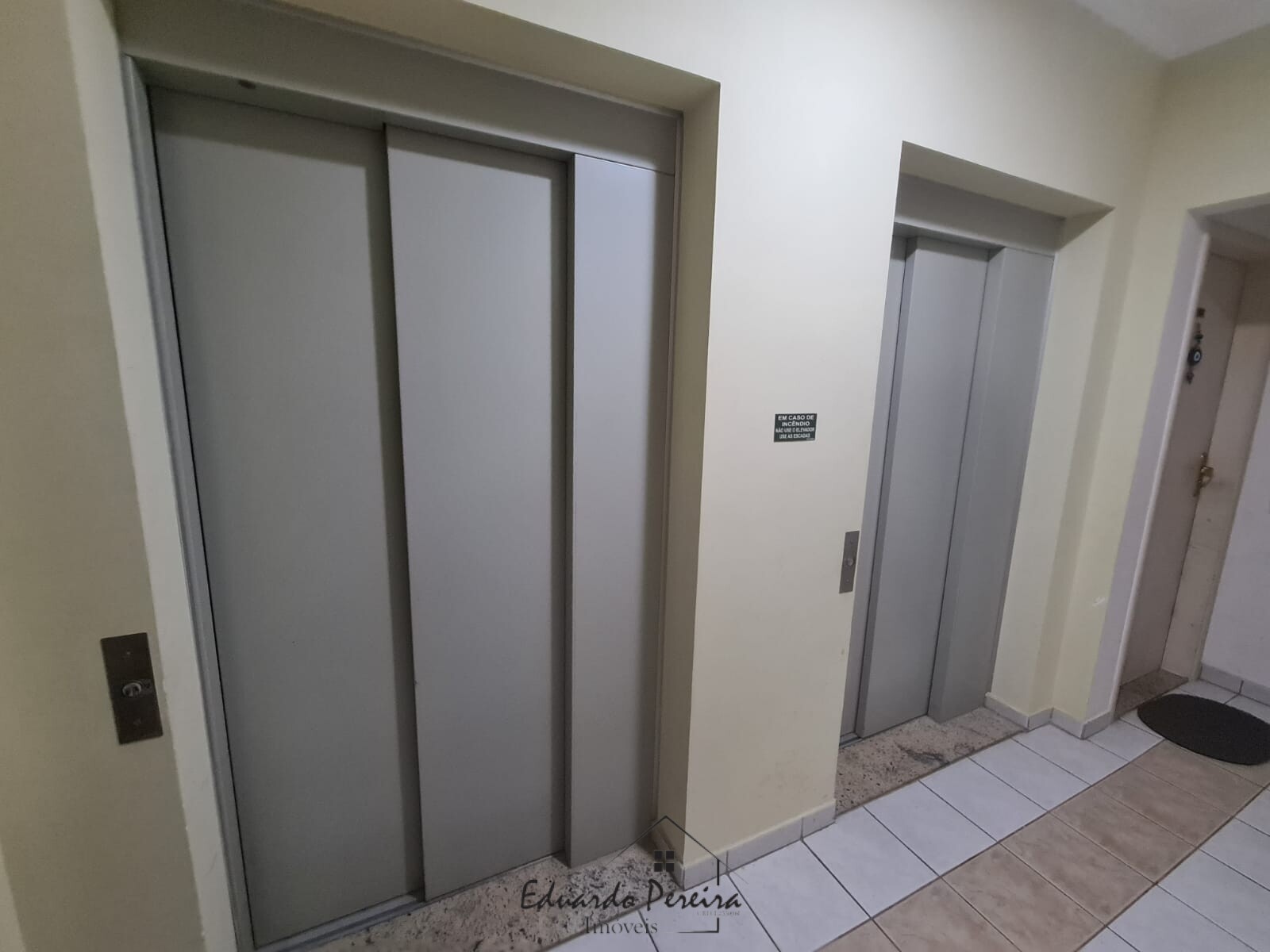 Apartamento à venda com 3 quartos, 90m² - Foto 6