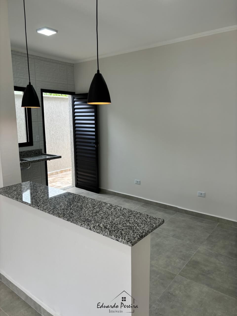 Casa à venda com 2 quartos, 81m² - Foto 8