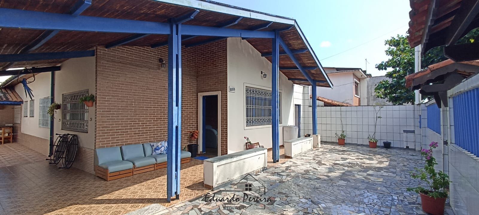 Casa à venda com 3 quartos, 153m² - Foto 1