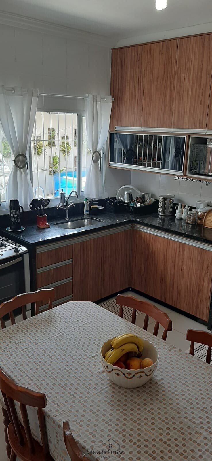 Casa à venda com 2 quartos, 160m² - Foto 2