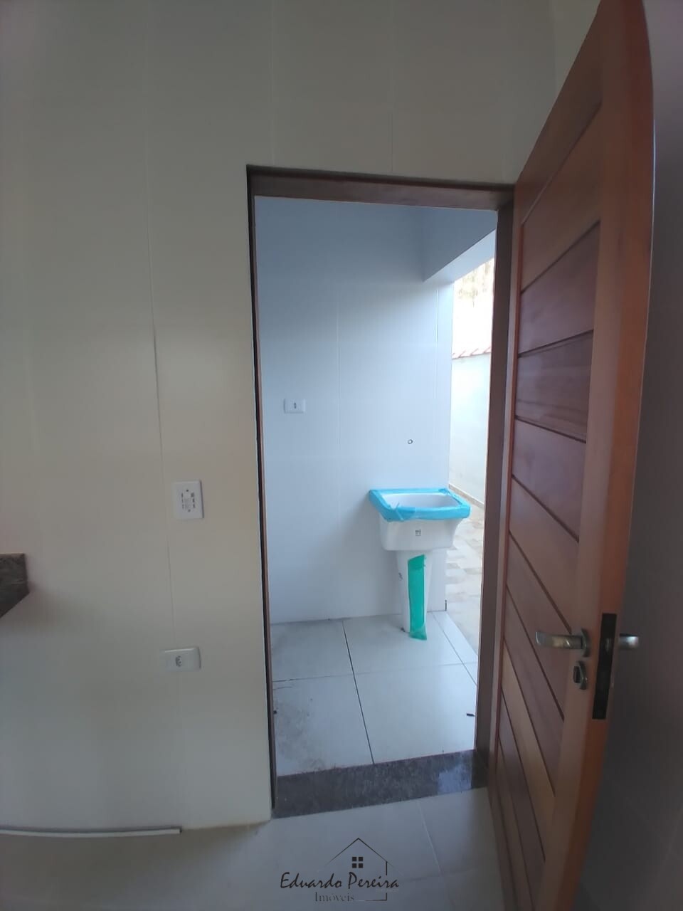 Casa à venda com 2 quartos, 70m² - Foto 13