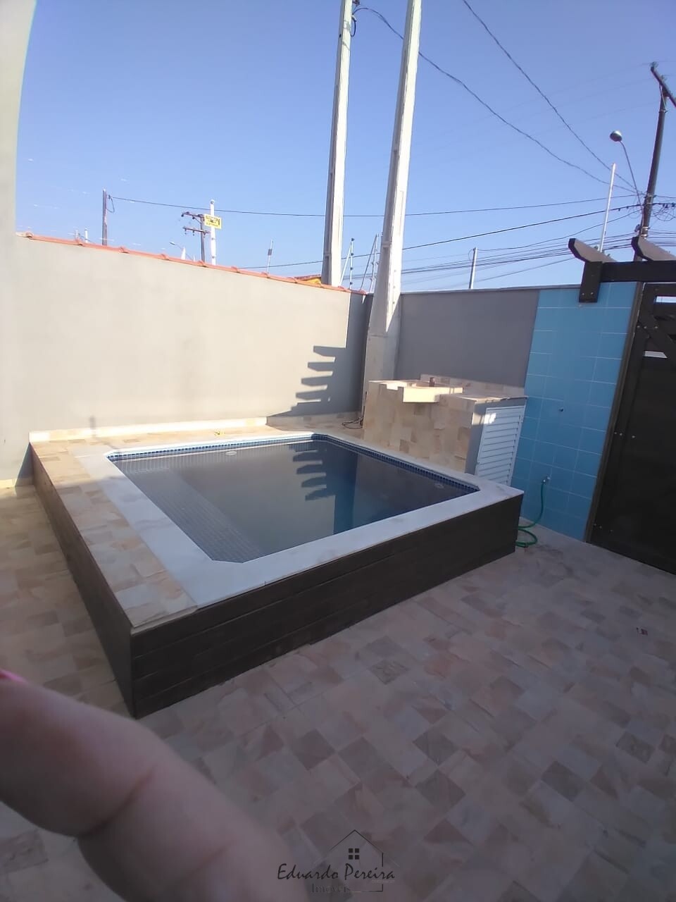 Casa à venda com 2 quartos, 70m² - Foto 2