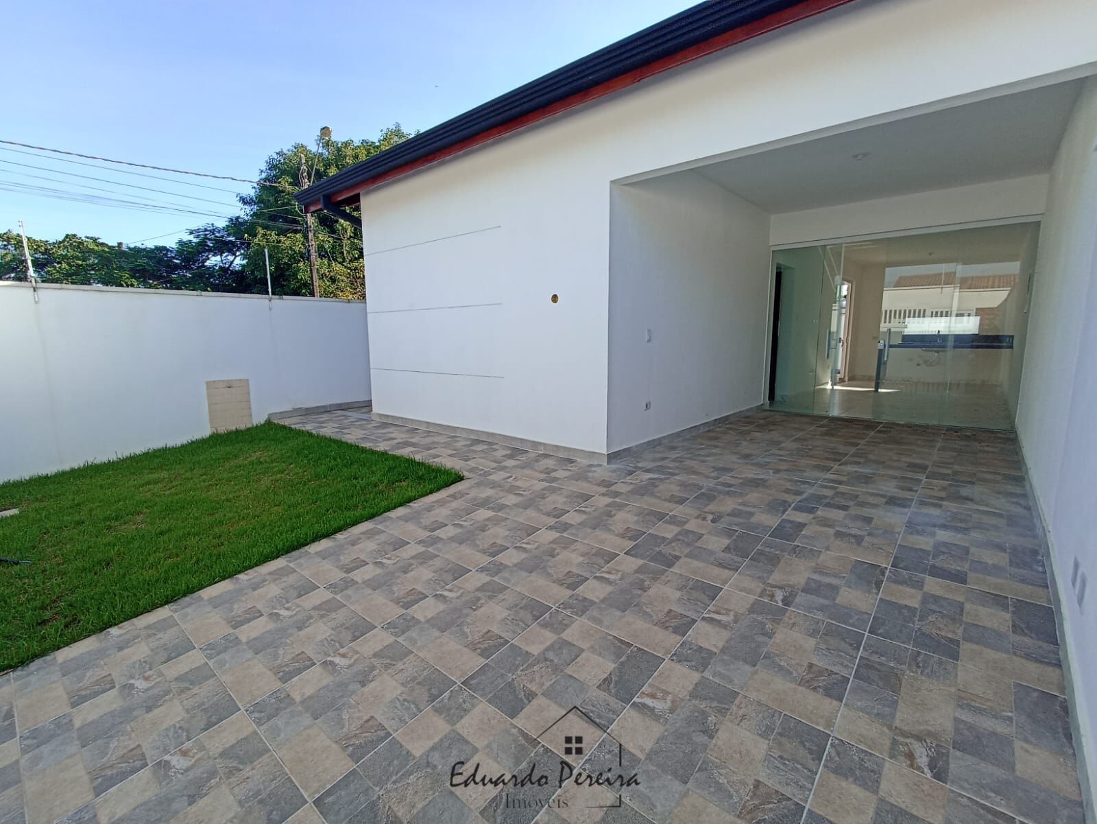 Casa à venda com 2 quartos, 96m² - Foto 2