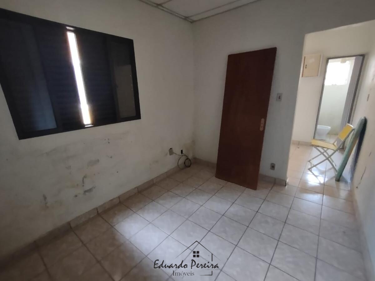 Casa à venda com 3 quartos, 151m² - Foto 11