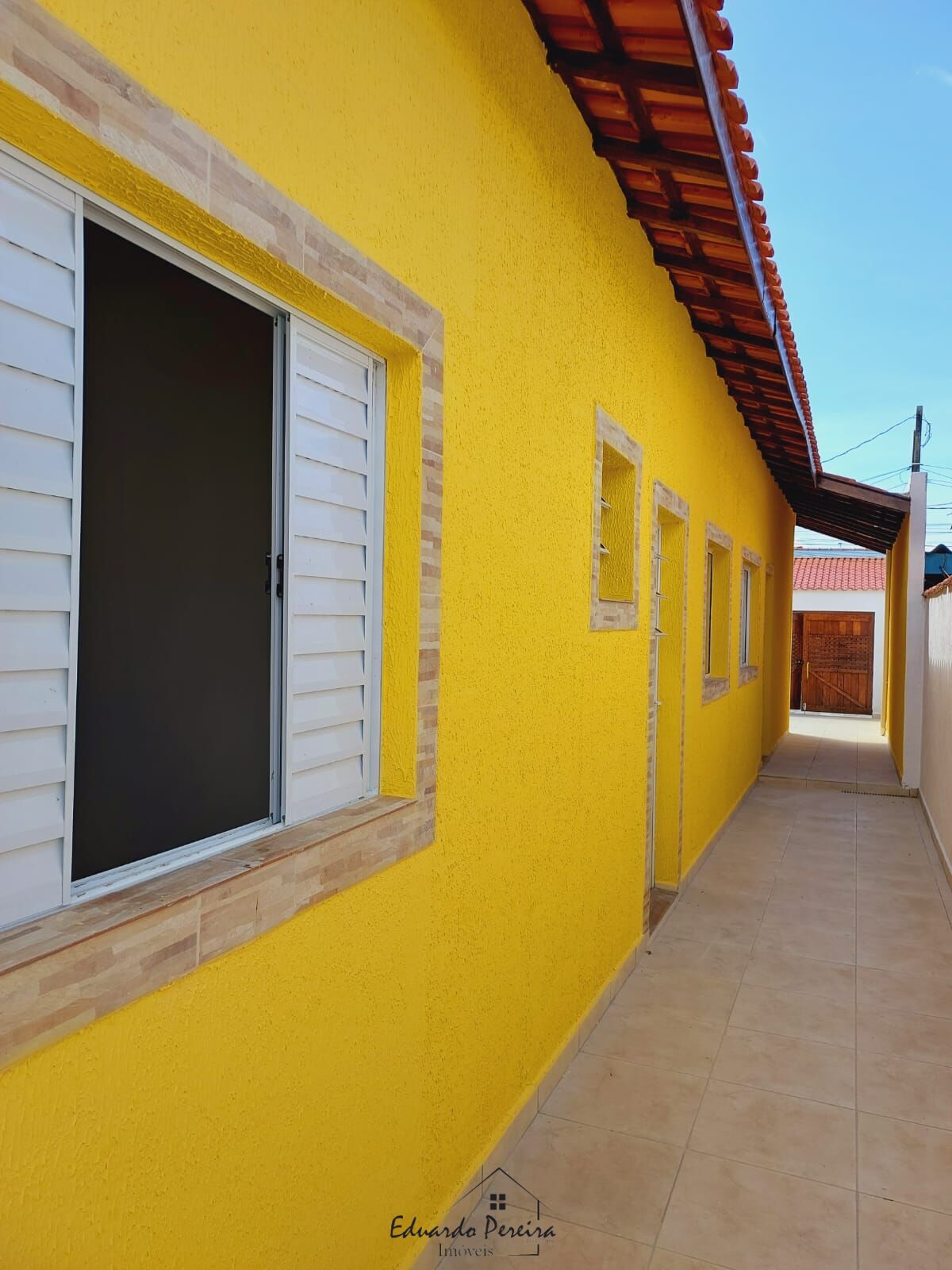 Casa à venda com 2 quartos, 56m² - Foto 4