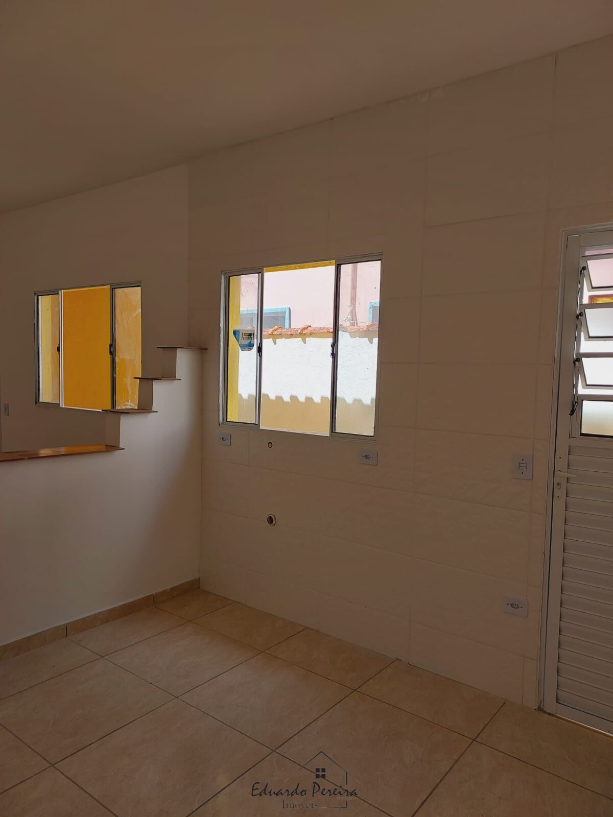 Casa à venda com 2 quartos, 56m² - Foto 11