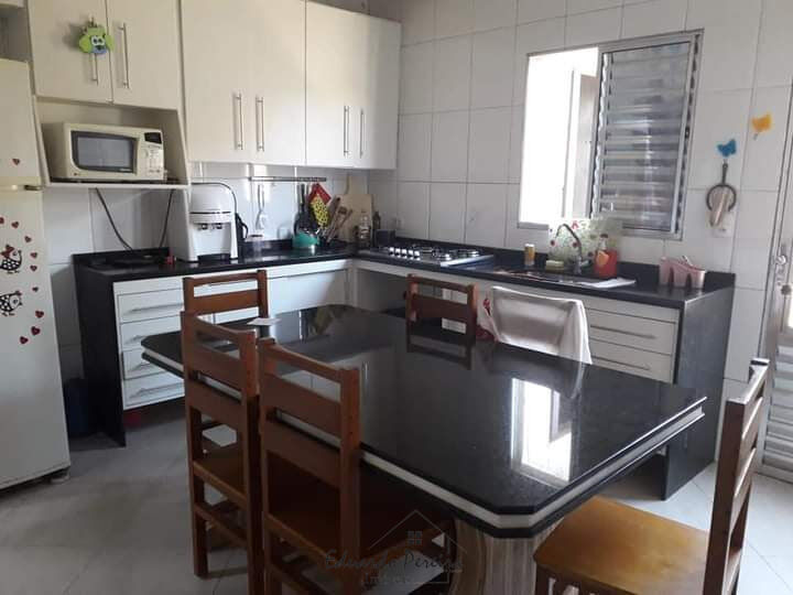 Casa para alugar com 3 quartos, 60m² - Foto 5