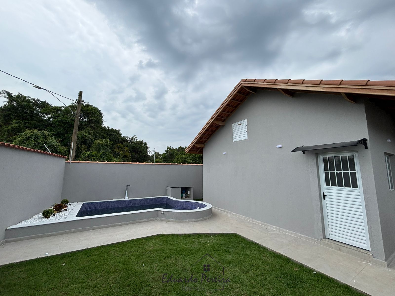 Casa à venda com 2 quartos, 70m² - Foto 10