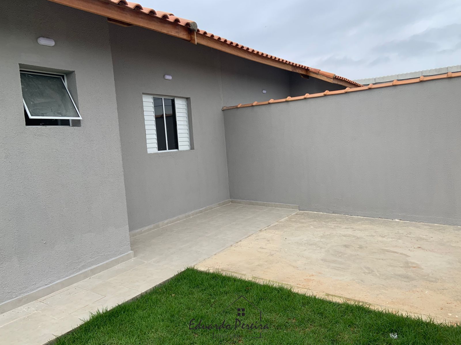 Casa à venda com 2 quartos, 70m² - Foto 6