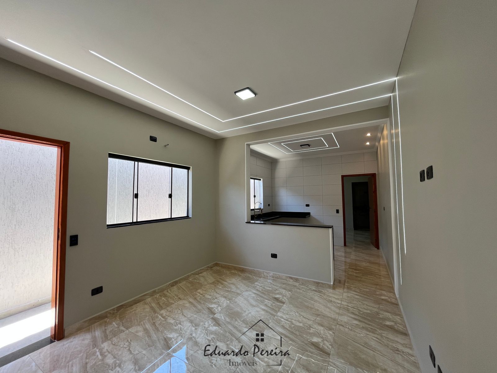 Casa à venda com 2 quartos, 63m² - Foto 5