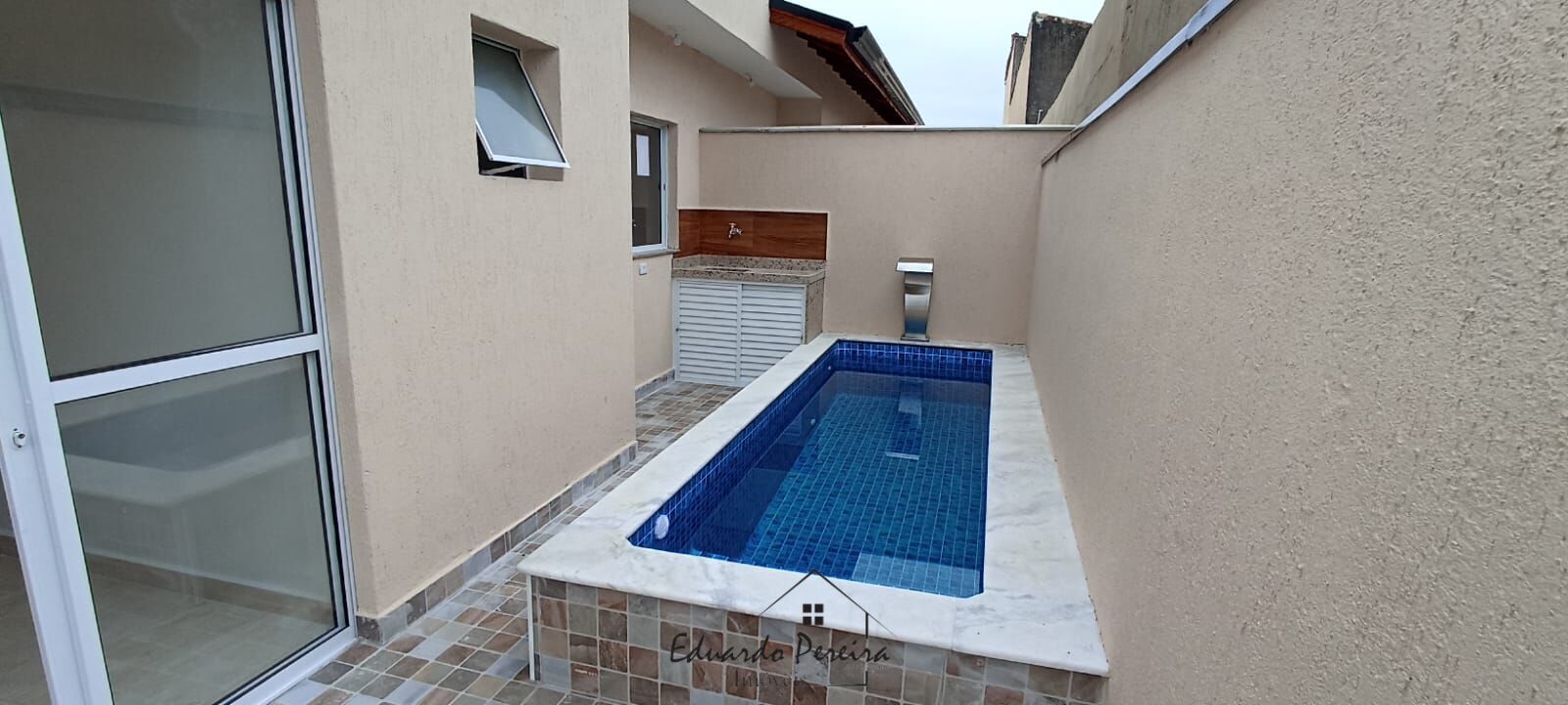 Casa de Condomínio à venda com 2 quartos, 45m² - Foto 1