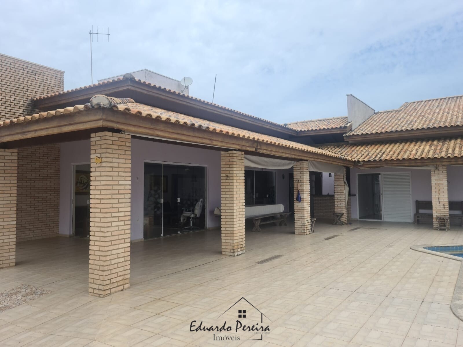 Casa à venda com 6 quartos, 250m² - Foto 47