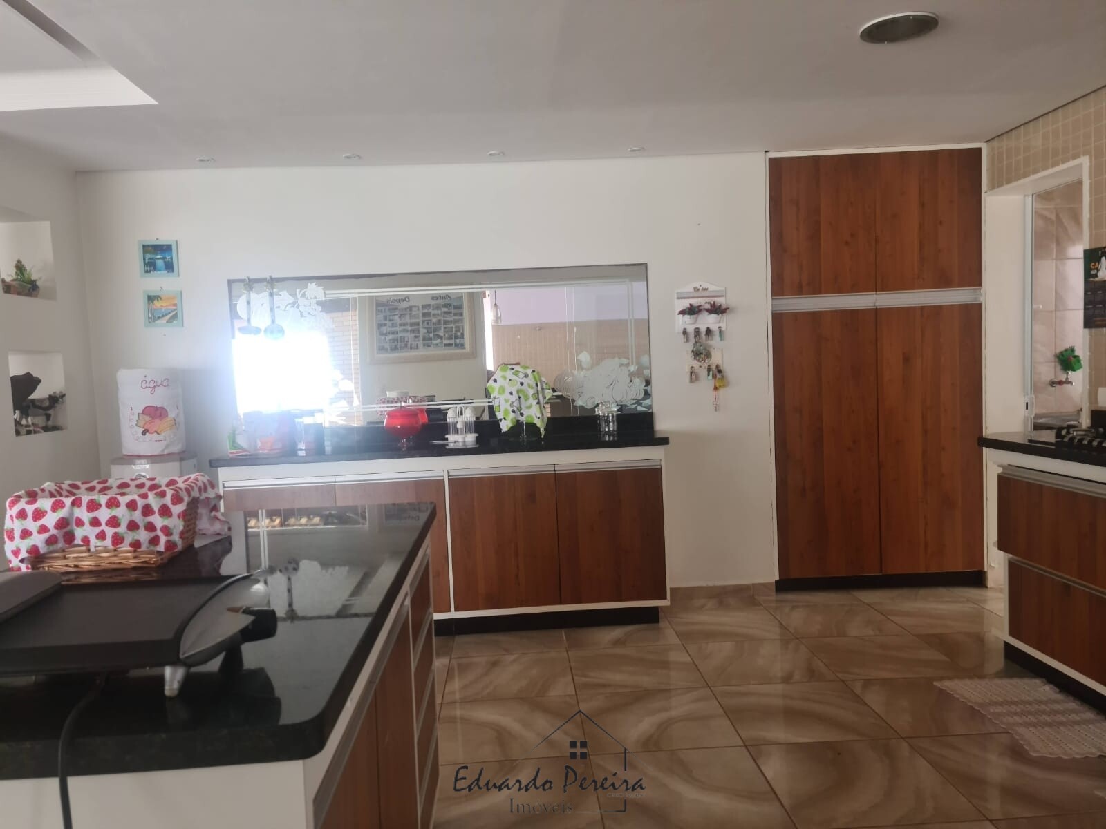 Casa à venda com 6 quartos, 250m² - Foto 4