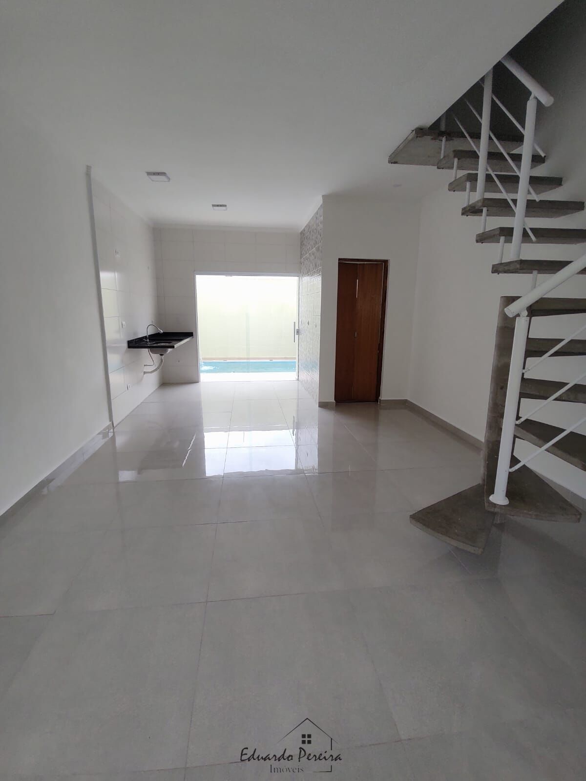 Casa de Condomínio à venda, 81m² - Foto 3