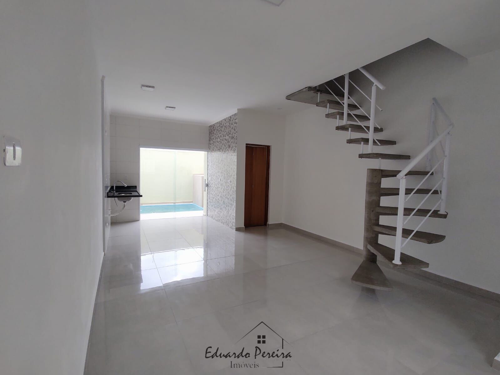 Casa de Condomínio à venda, 81m² - Foto 2