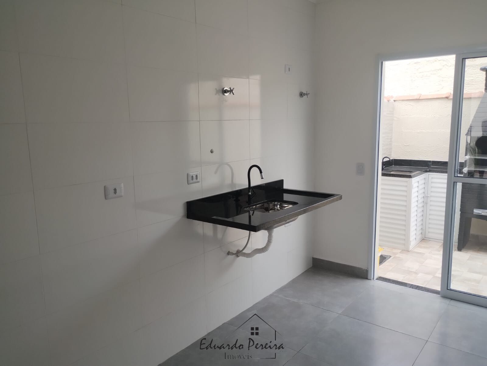 Casa à venda com 2 quartos, 49m² - Foto 10