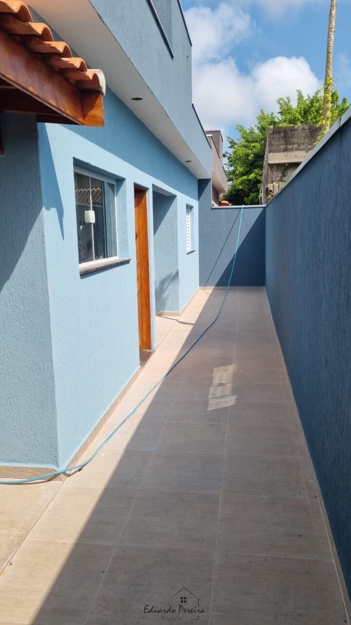 Casa à venda com 2 quartos, 65m² - Foto 3