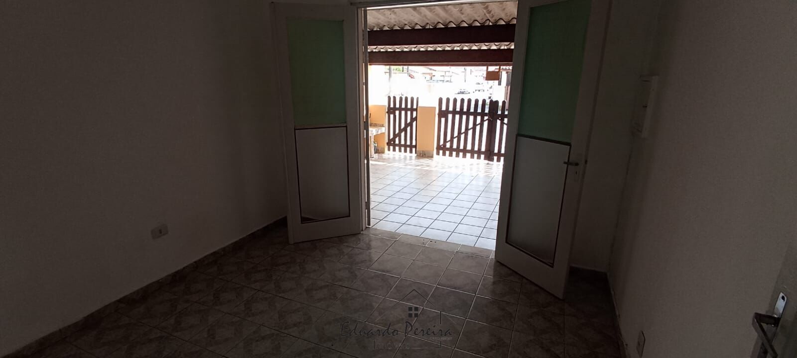 Casa à venda com 2 quartos, 68m² - Foto 3