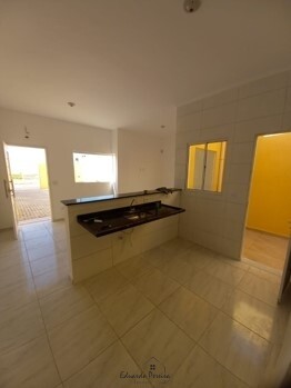 Casa à venda com 2 quartos, 63m² - Foto 3