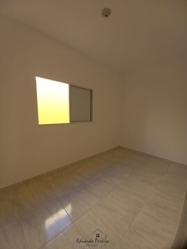 Casa à venda com 2 quartos, 63m² - Foto 5