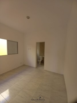 Casa à venda com 2 quartos, 63m² - Foto 4