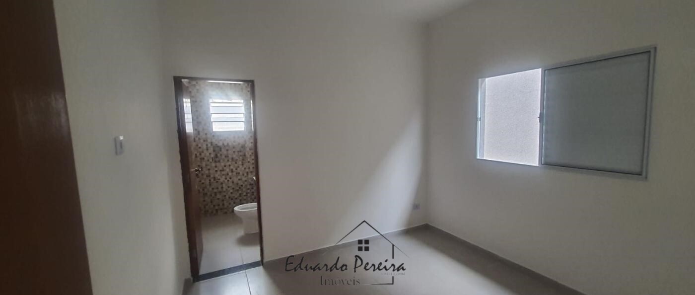 Casa à venda com 2 quartos, 125m² - Foto 4