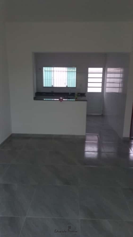 Casa à venda com 2 quartos, 50m² - Foto 2