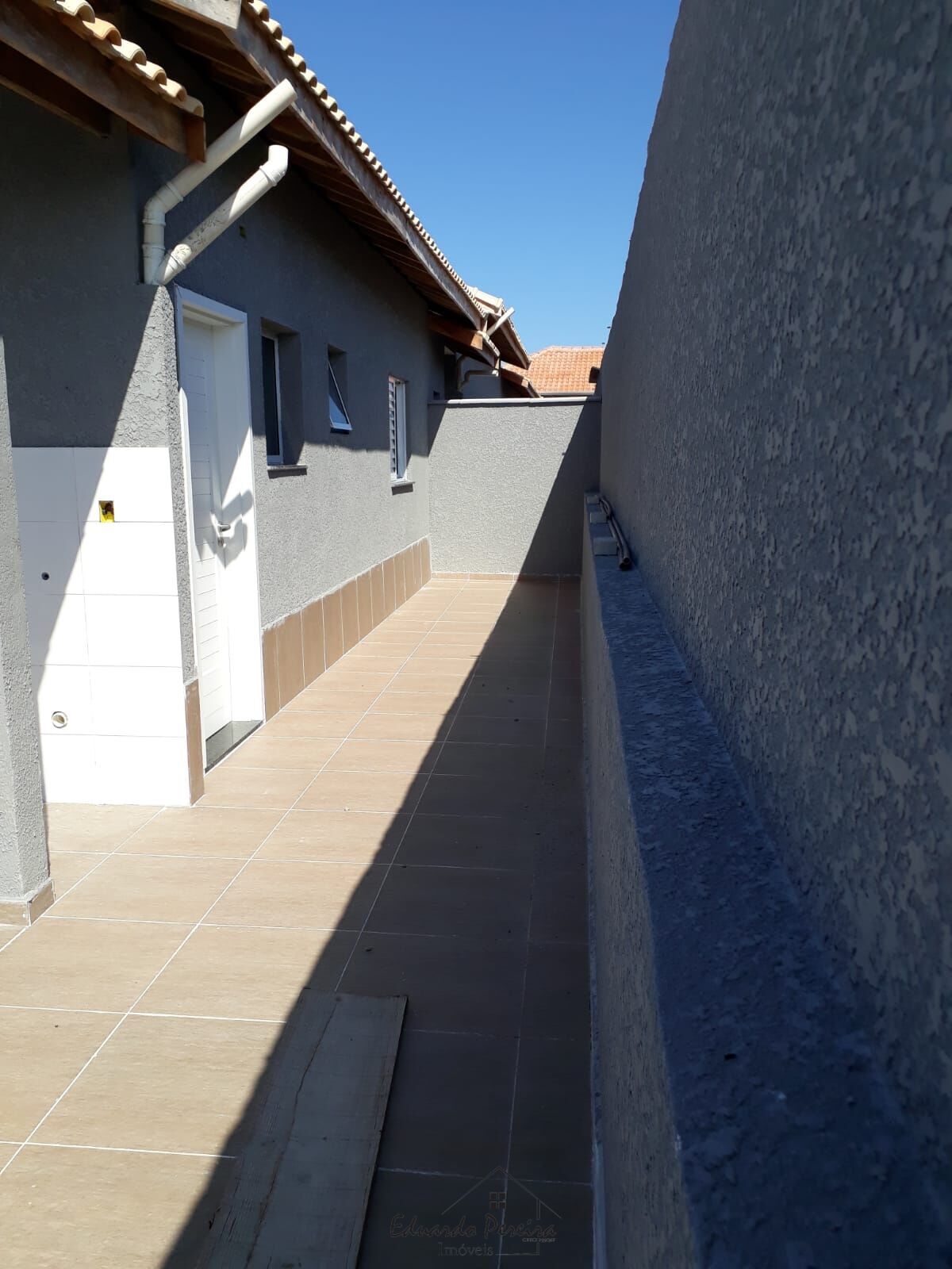 Casa à venda com 2 quartos, 60m² - Foto 3