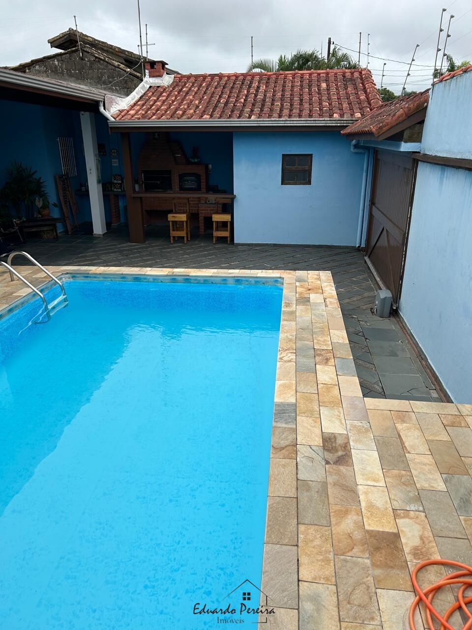 Casa à venda com 2 quartos, 95m² - Foto 2