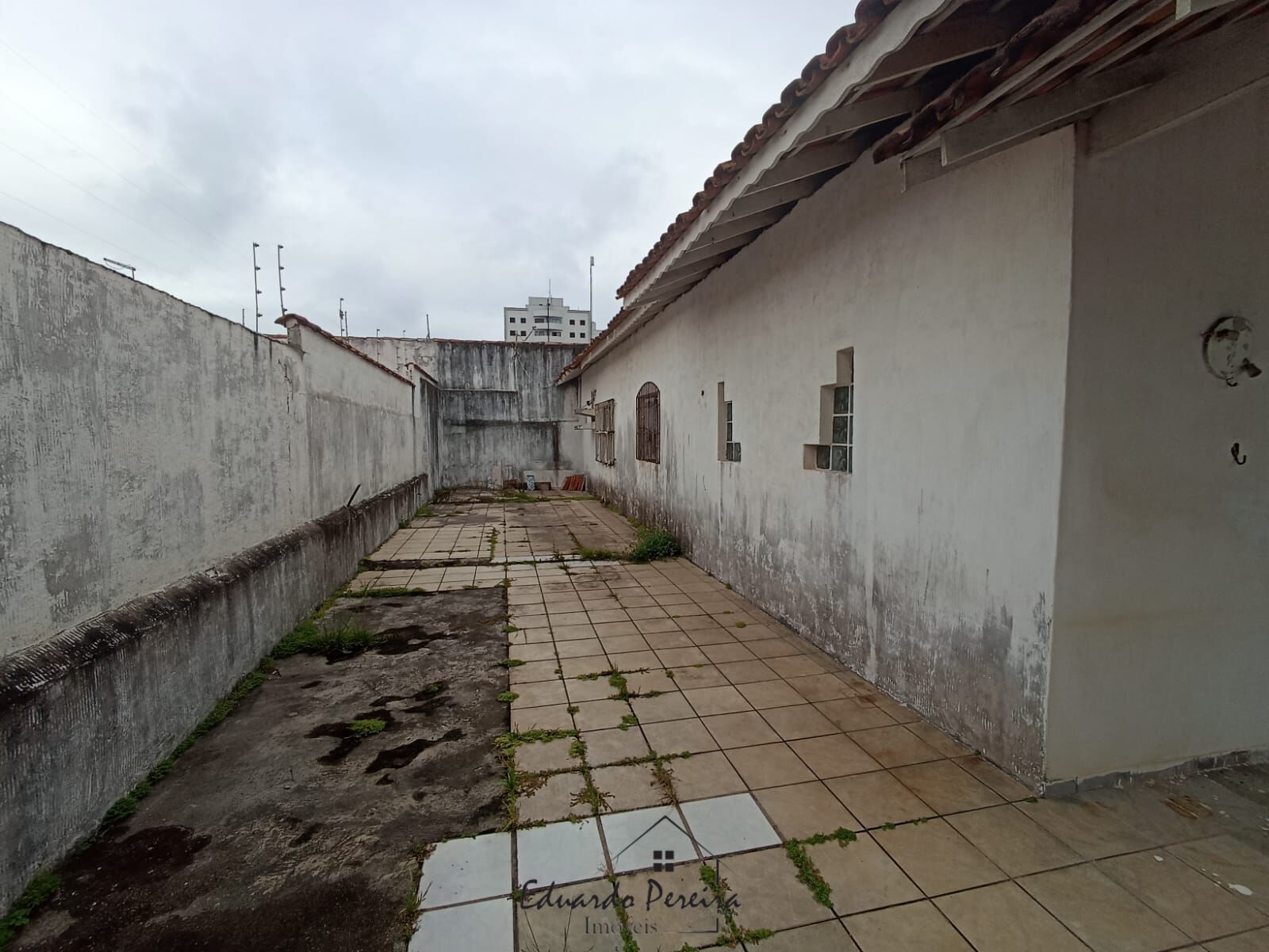 Casa à venda com 2 quartos, 250m² - Foto 6