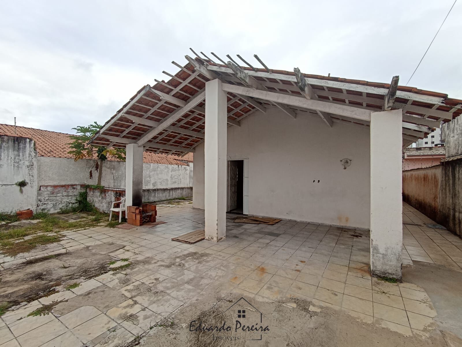 Casa à venda com 2 quartos, 250m² - Foto 3