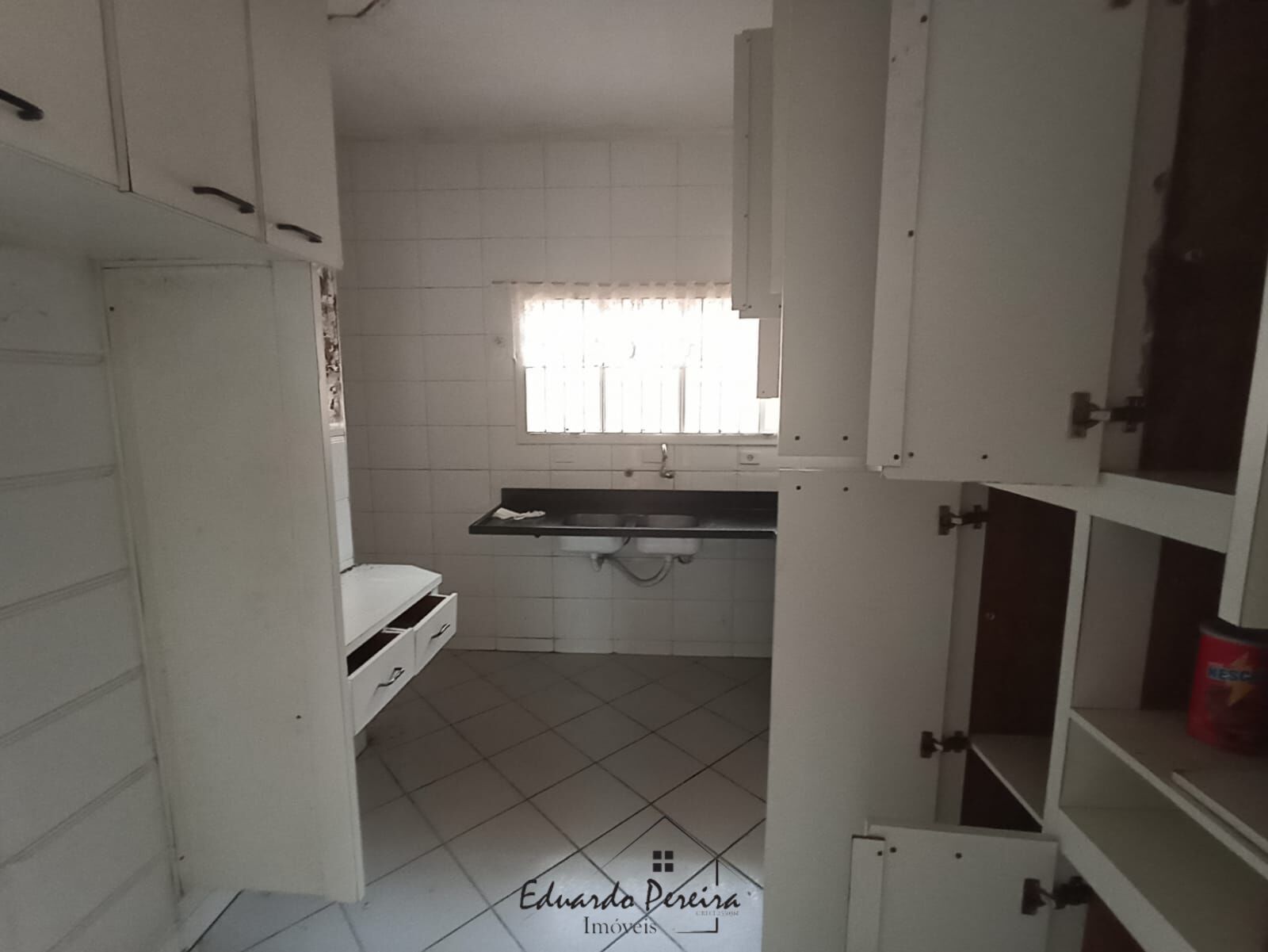 Casa à venda com 2 quartos, 250m² - Foto 11