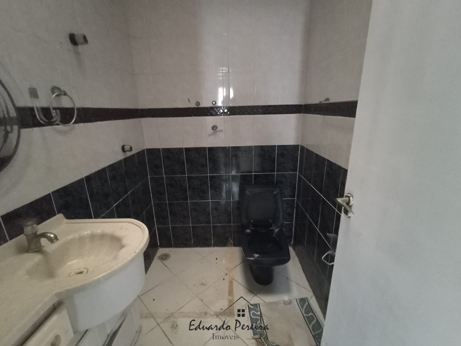 Casa à venda com 2 quartos, 250m² - Foto 12