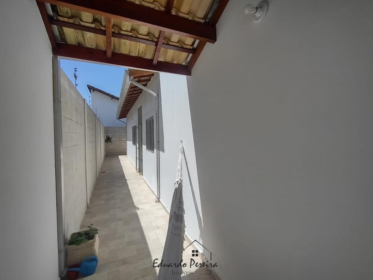 Casa à venda com 2 quartos, 75m² - Foto 12