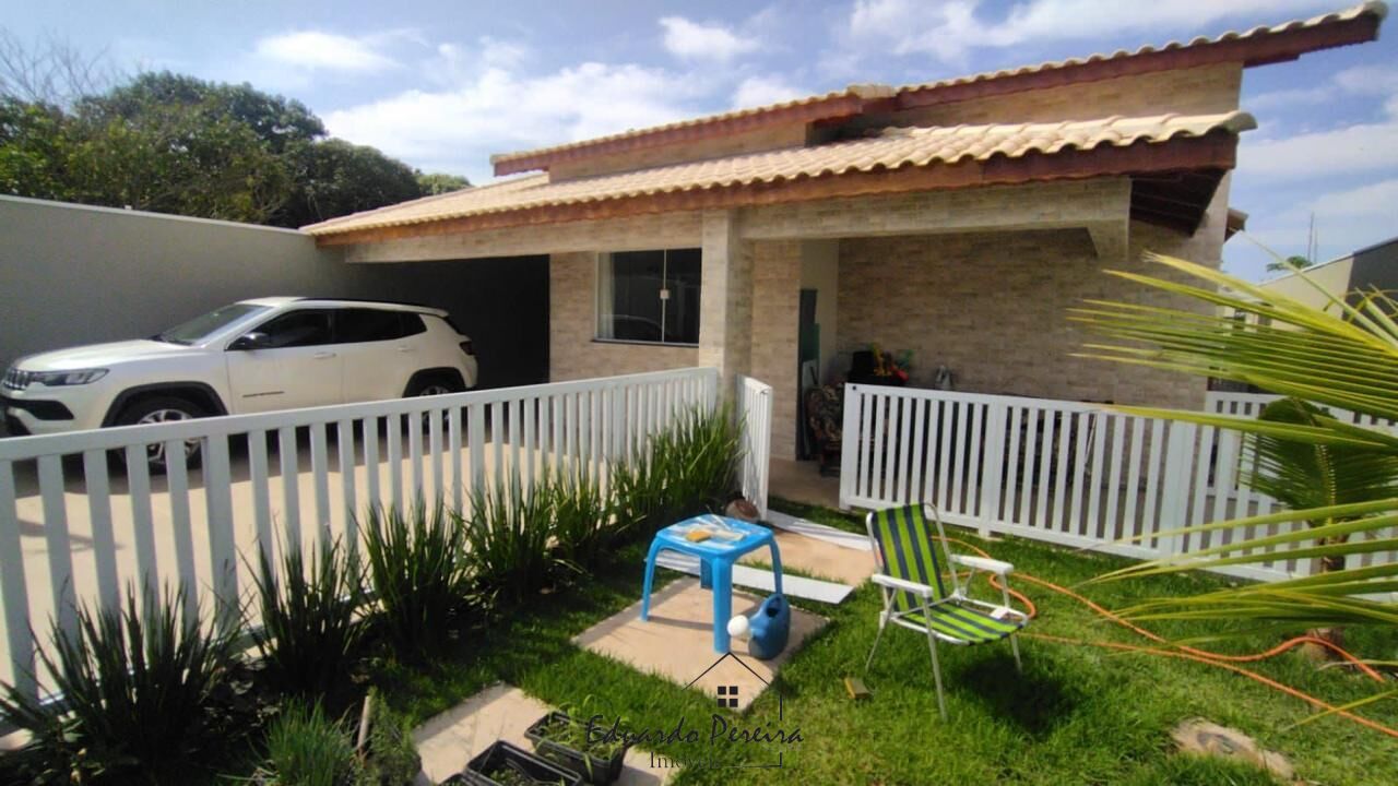 Casa à venda com 3 quartos, 140m² - Foto 1