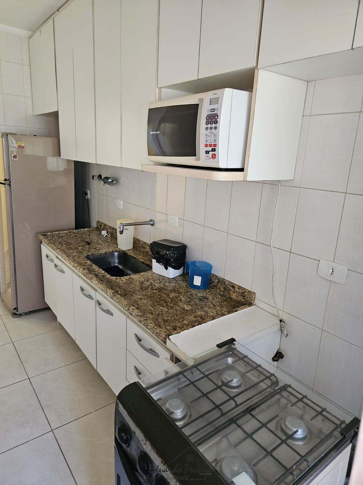 Apartamento à venda com 2 quartos, 70m² - Foto 3