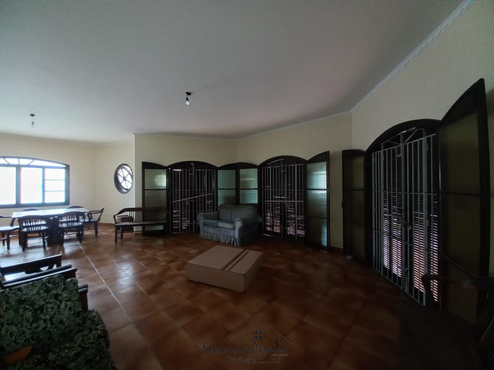 Casa à venda com 3 quartos, 100m² - Foto 4