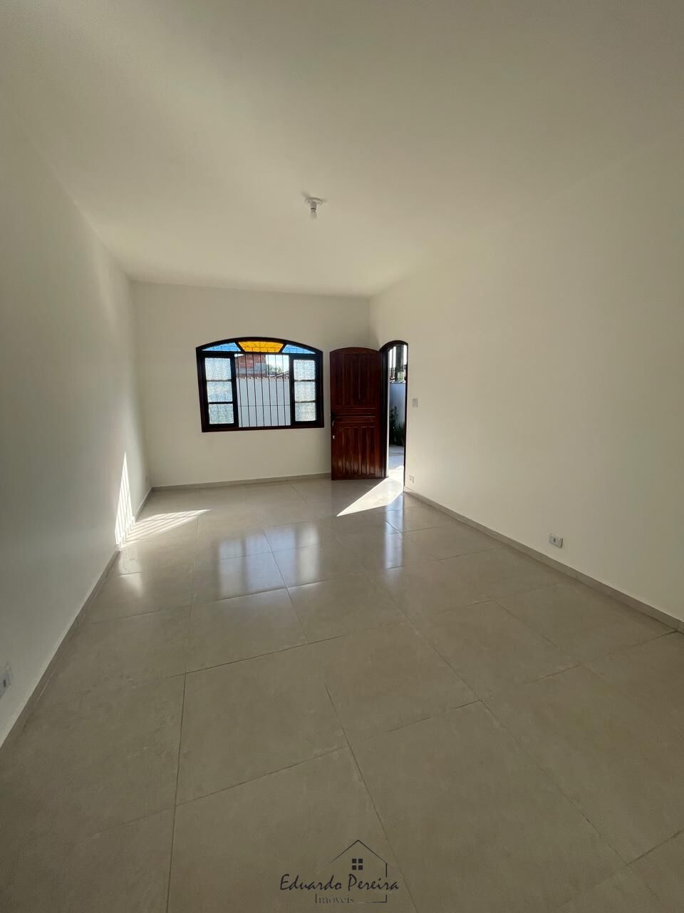 Casa à venda com 3 quartos, 69m² - Foto 2