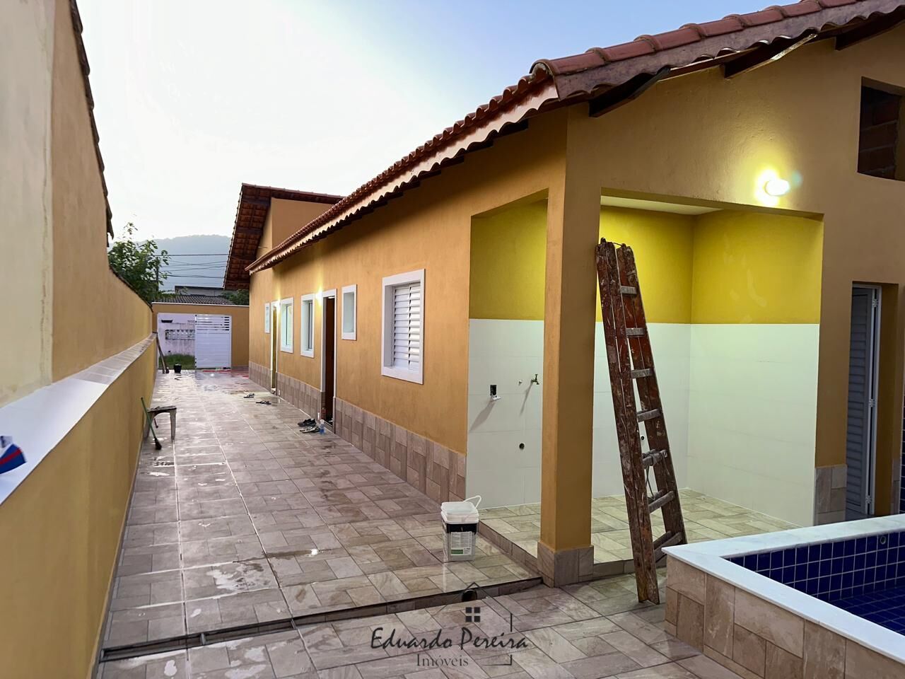 Casa à venda com 2 quartos, 70m² - Foto 9