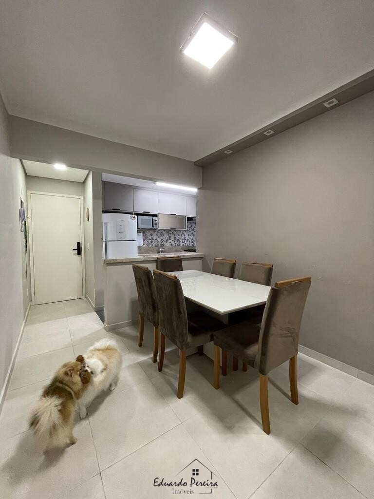 Apartamento à venda com 2 quartos, 60m² - Foto 4