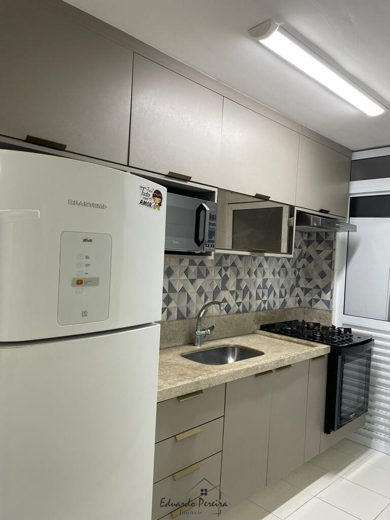 Apartamento à venda com 2 quartos, 60m² - Foto 2