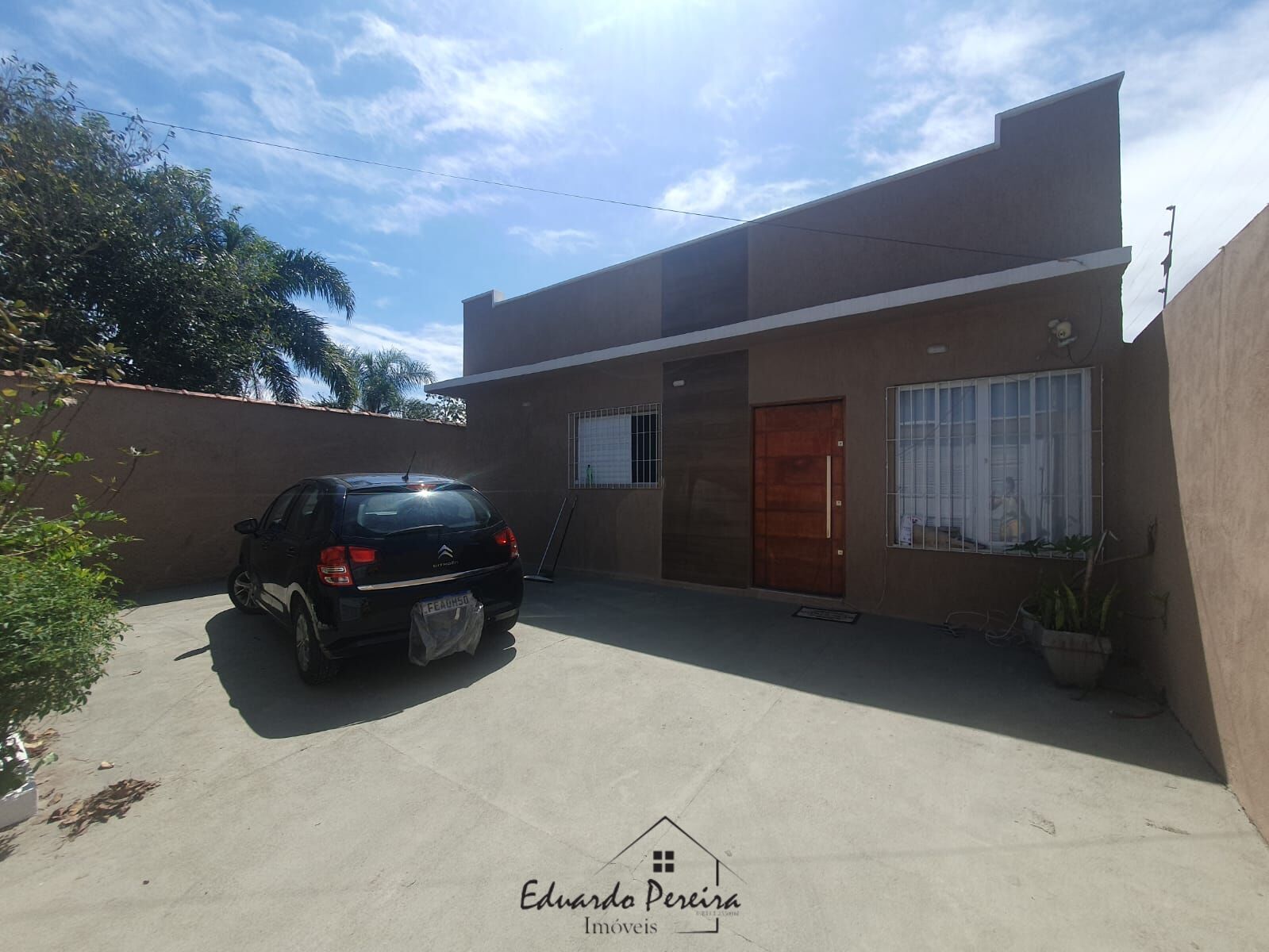 Casa à venda com 4 quartos, 107m² - Foto 2