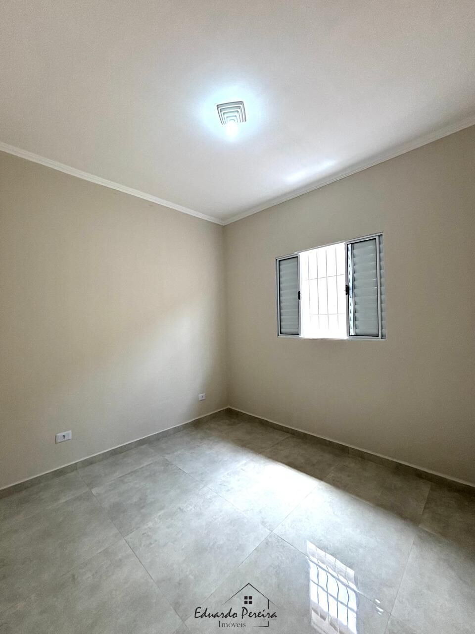 Casa à venda com 2 quartos, 62m² - Foto 11